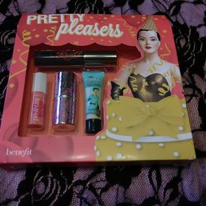 Benefit Pretty Pleasers Set